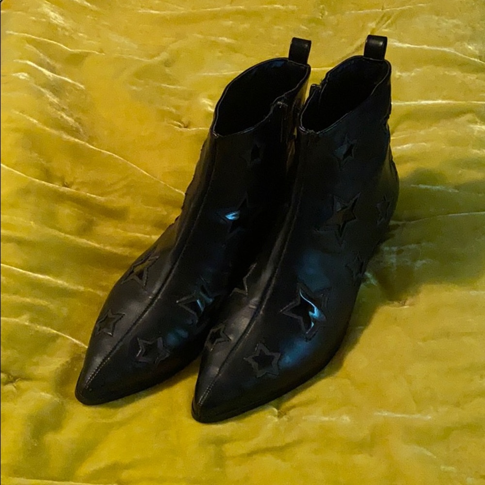 YRU Laso Star Bootie